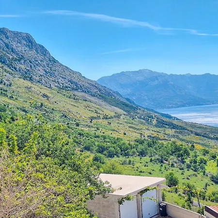 Appartement House Rinomeri